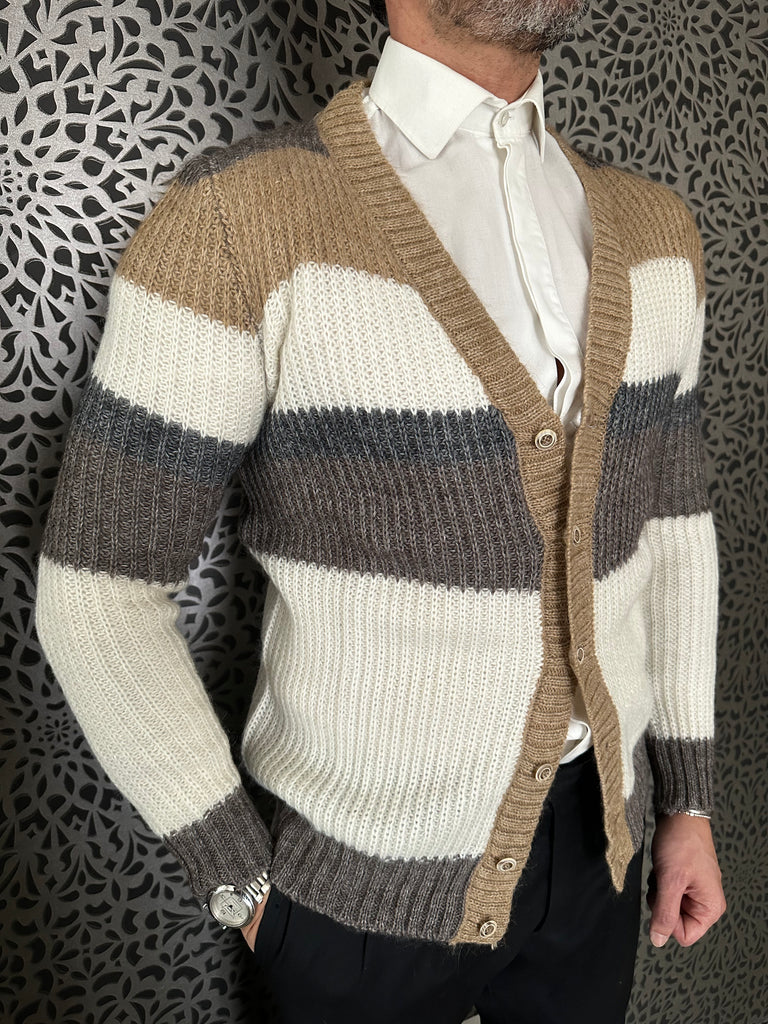 CARDIGAN CON BOTTONI